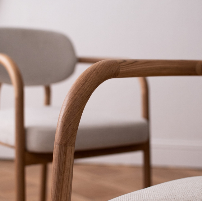 Krzesło Drewniane TRISS jasny beż noga kolor dąb