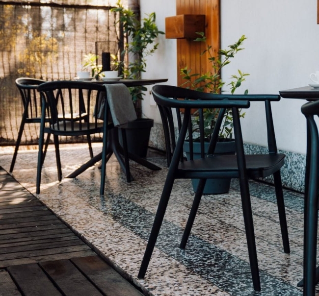 nowoczesne krzesło plastikowe RIVA czarny