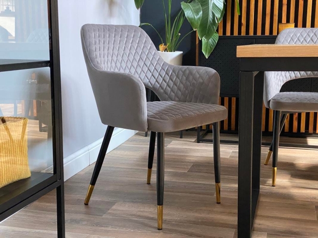 krzesło z podłokietnikami szare PRINCE noga czarna cienka