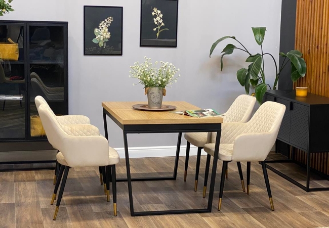 krzesło pikowane PRINCE noga czarna cienka